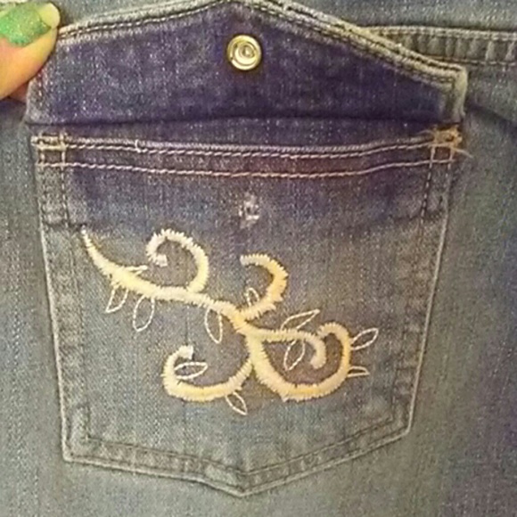 SO Stretch Jean Mini Skirt Medium Wash Frayed 11 - Picture 8 of 8